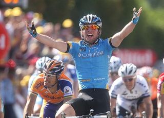 Mark Cavendish gets his first Tour stage on the Tour's longest stage.