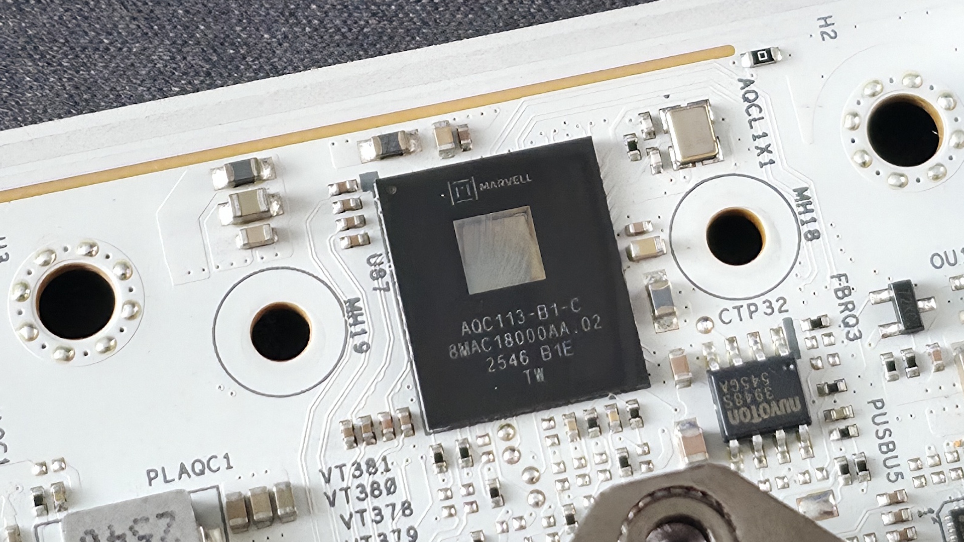 ASRock X870E Taichi White - ICs