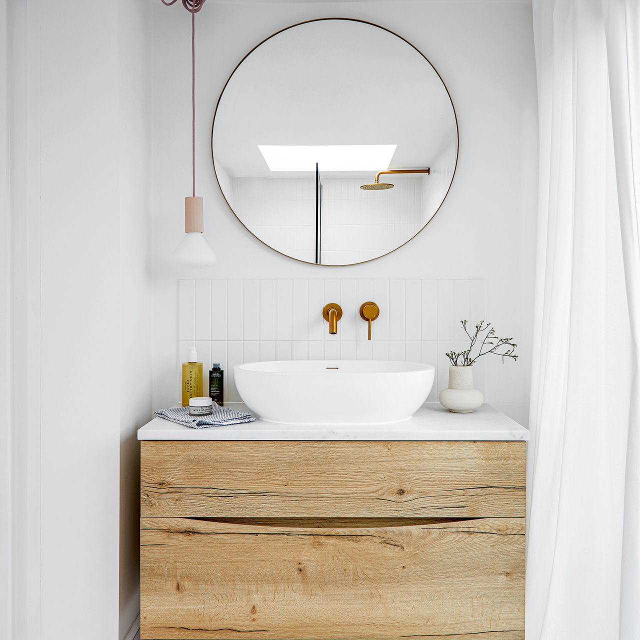 Cottage bathroom ideas: how to get this pretty, rustic look | Ideal Home