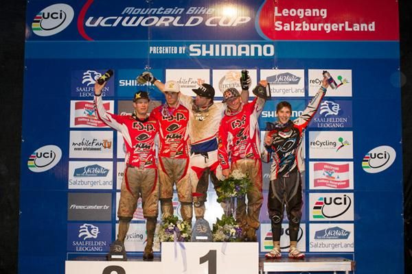 Mens 4X podium (l tor ) Joost Wichman RSP (4th), Tomas Slavik RSP (2nd), Jared Graves of Yeti-Fox (1st), Michal Marosi RSP (3rd), Jakub Riha (5th)