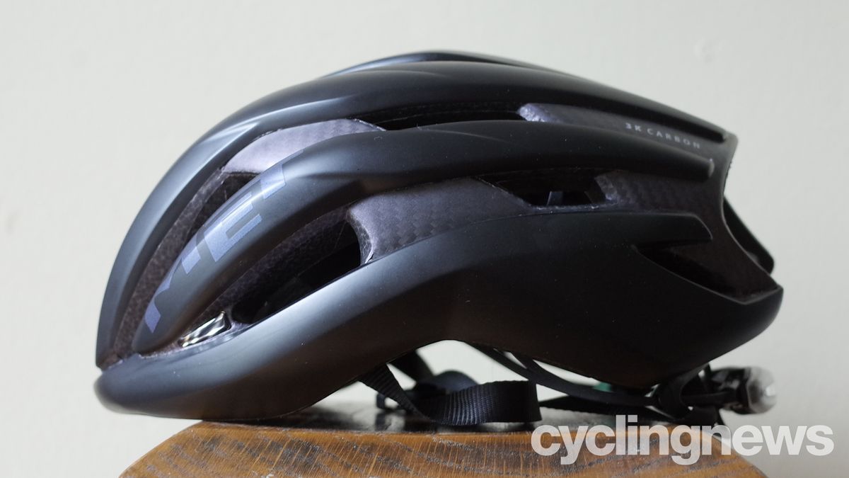 MET Trenta 3K Carbon