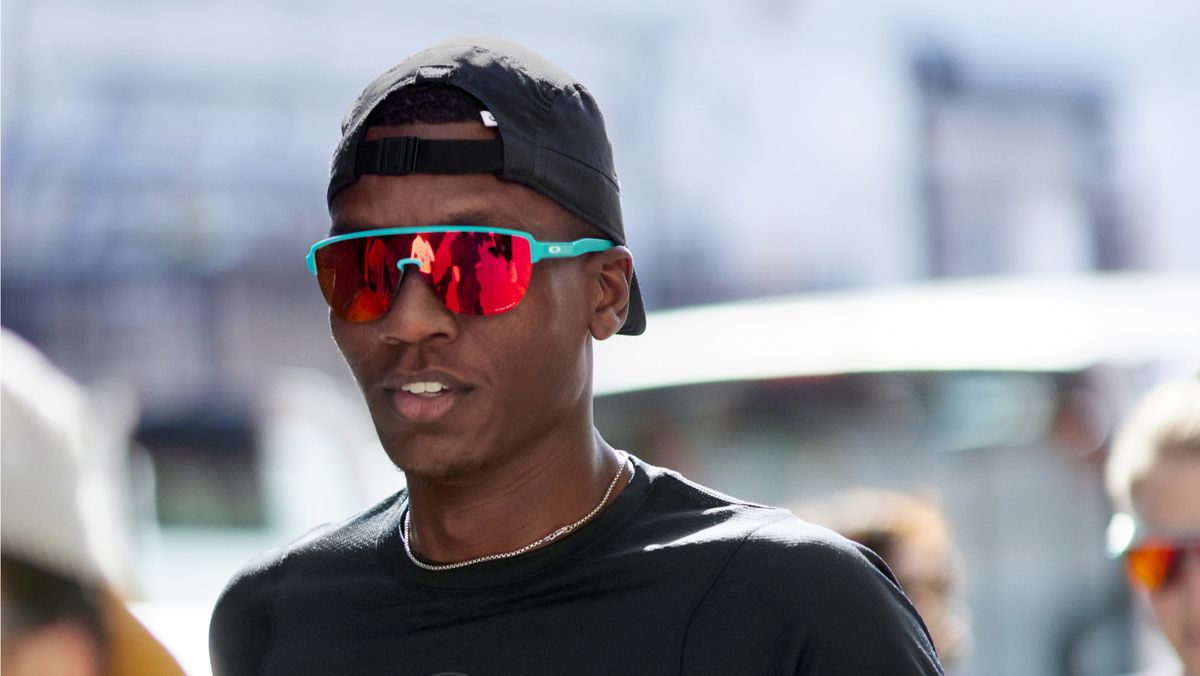 Can't stop thinking about Oakley's first dedicated running sunglasses | T3