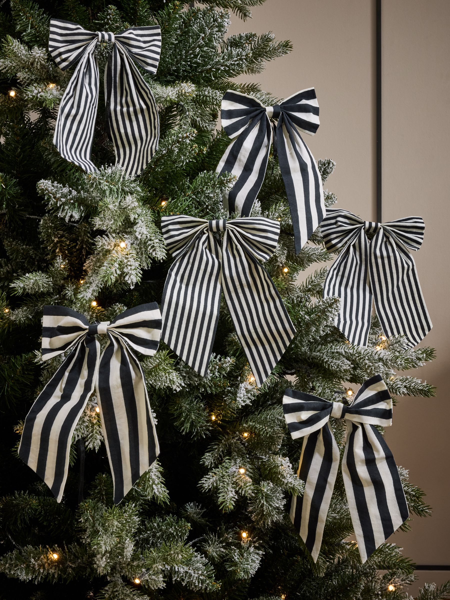 6 Pack Black/white Stripey Bow Christmas Baubles