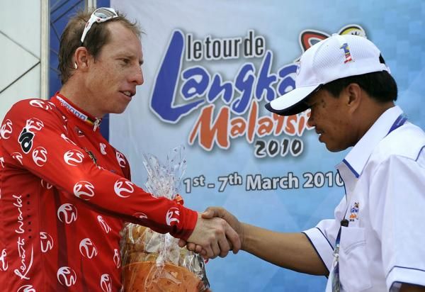 Pete McDonald (Drapac-Porsche) continues to lead the mountains classification