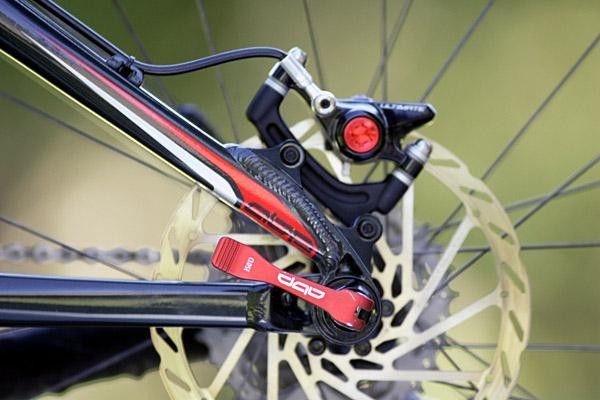 A view of the proprietary Trek Fuel skewer from the non-drive side.