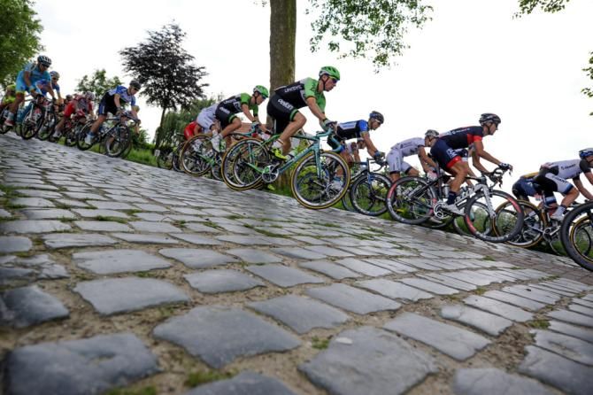 Robert Wagner (Belkin) in the peloton
