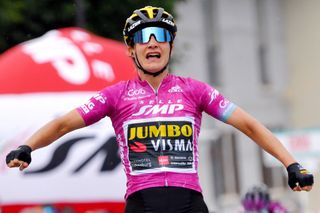 Marianne Vos (Jumbo-Visma) wins record 30th stage win at the Giro Donne in 2021
