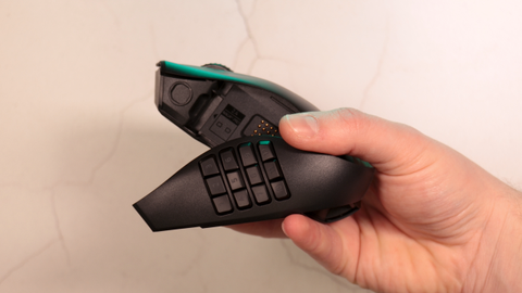 Mouse with swappable plate 