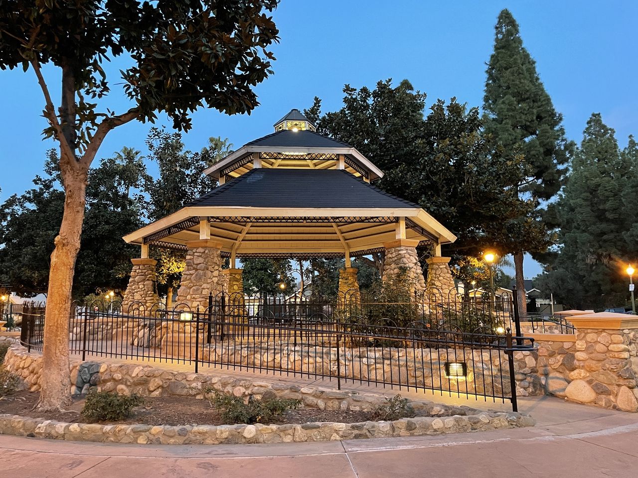 Gazebo Standard Auto