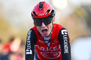 Elite Women - Omloop Het Nieuwsblad Women: Lotte Claes takes shock victory from early breakaway as the favourites get it all wrong