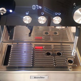 The Breville Barista Signature Espresso Machine drip tray