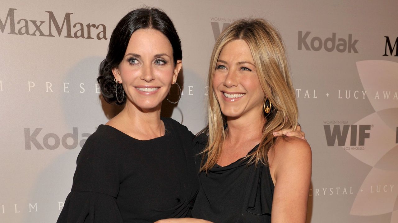 Courteney Cox and Jennifer Aniston