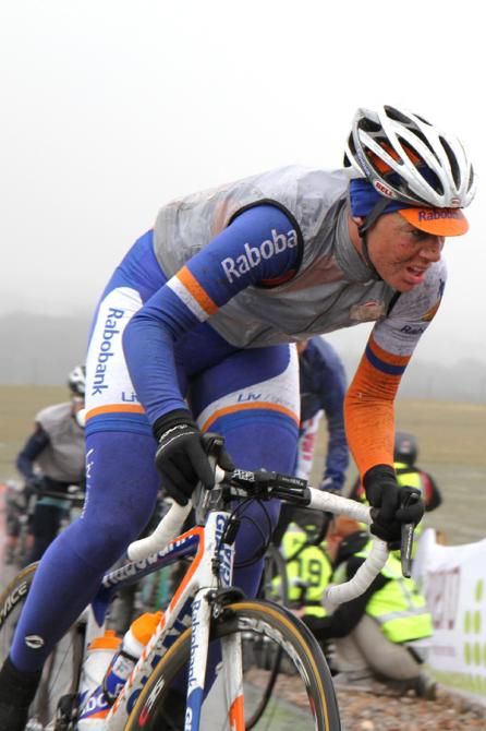 Iris Slappendel (Rabobank Liv/Giant) climbing the VAM.