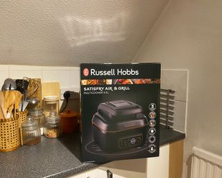 Russell Hobbs SatisFry Air & Grill Multi Cooker in box
