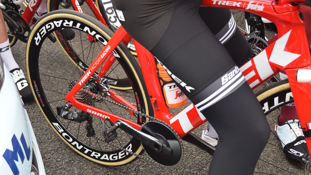 The 1X setup was used with SRAM RED eTap AXS components