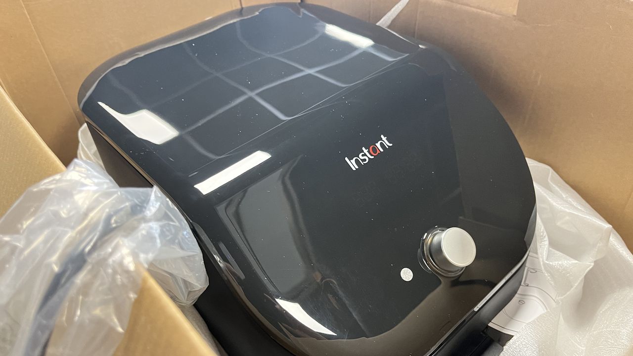 Instant Vortex Slim Air Fryer during unboxing