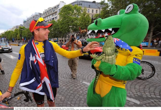 Cadel Evans meets the "Crikey Cadel" crocodile