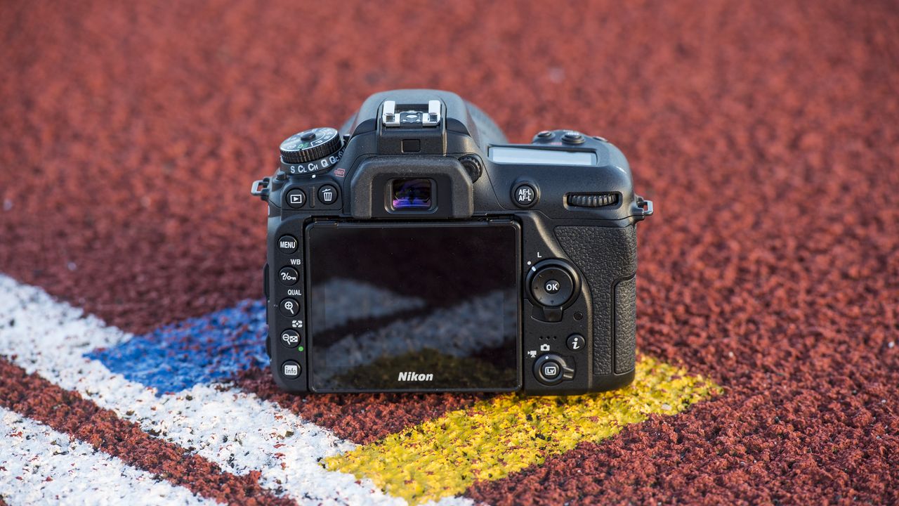 Nikon D7500