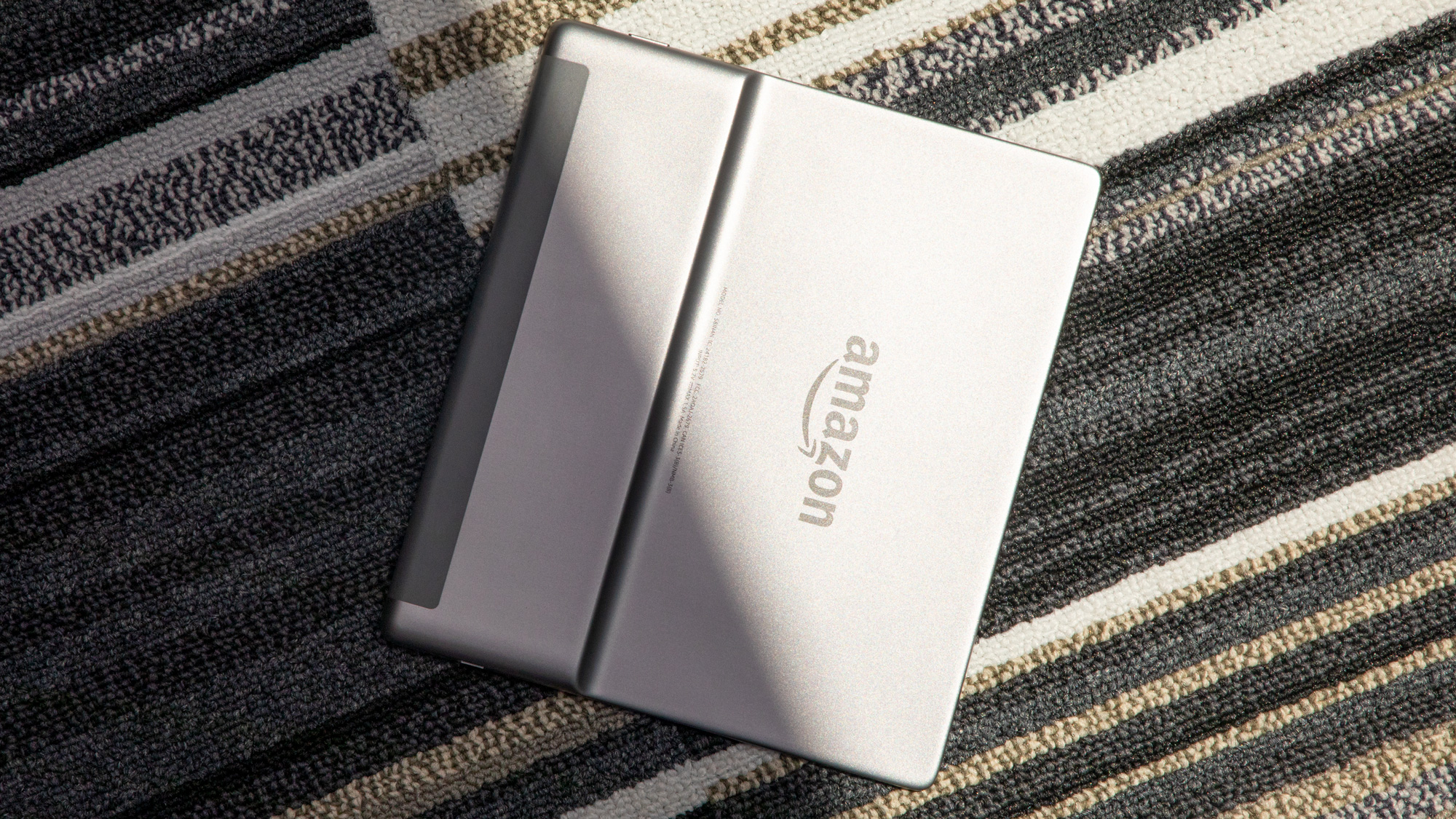 Kindle Oasis 2019 review: rear angle