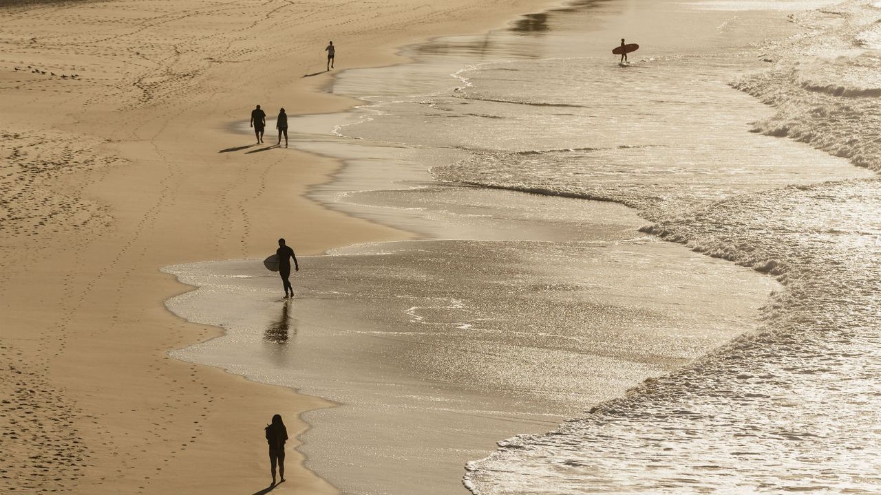 australian_beach.jpg