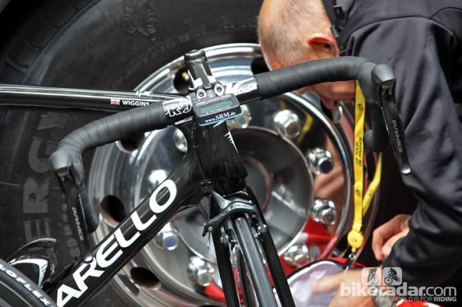 Team Sky's bikes are decidedly Shimano-heavy including not just Dura-Ace Di2 groups and carbon wheels but cockpit components from PRO, too.