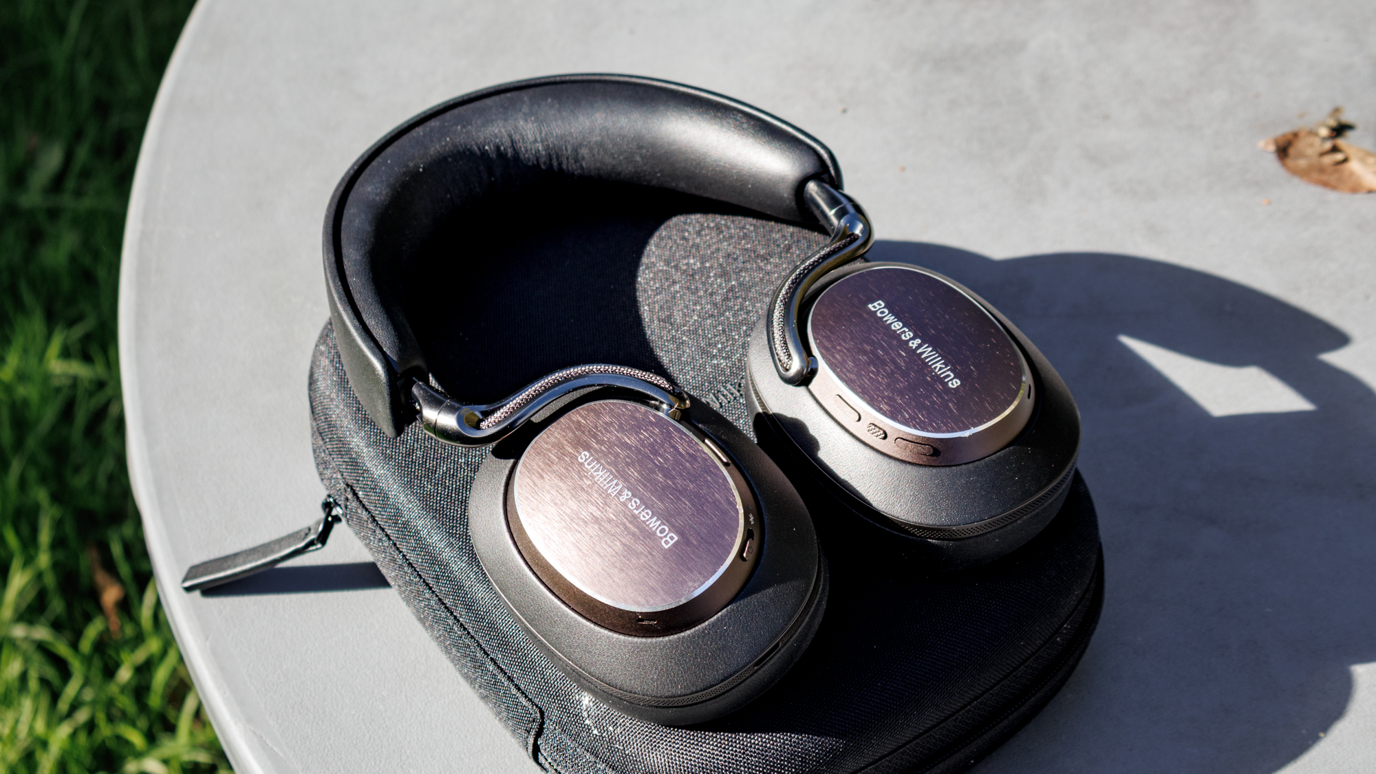 Bowers &amp;amp; Wilkins PX8 S2