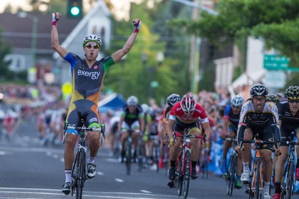 Carlos Alzate (Exergy) takes the stage 4 win.