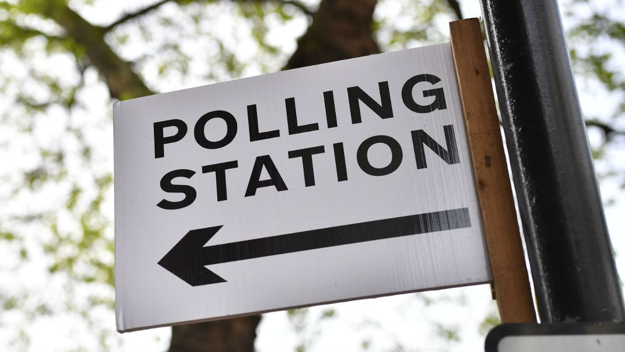 wd-polling_station_-_ben_stansallafpgetty_images.jpg