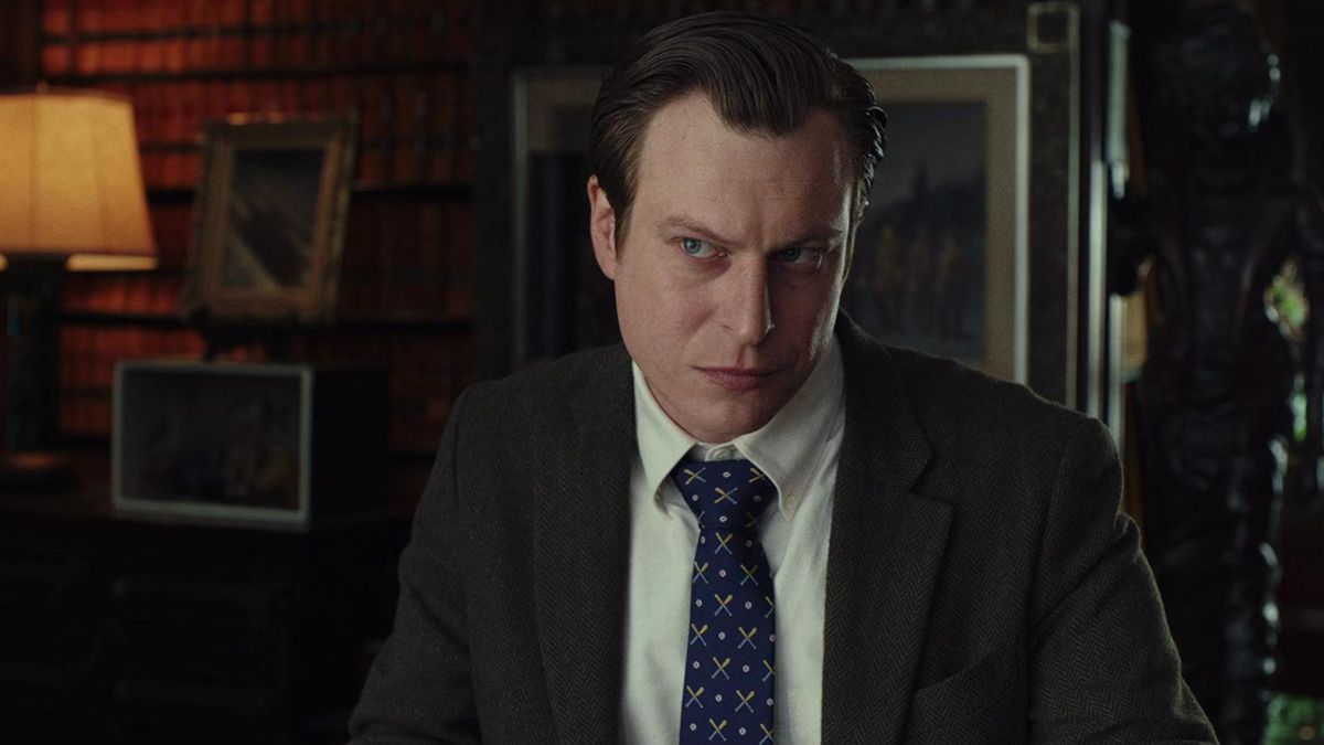 Glass Onion Easter eggs 10 details you might have missed in the Knives