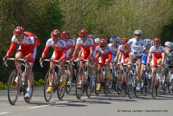 Cofidis kept a firm grasp on the race for Coupe de France leader Tony Gallopin