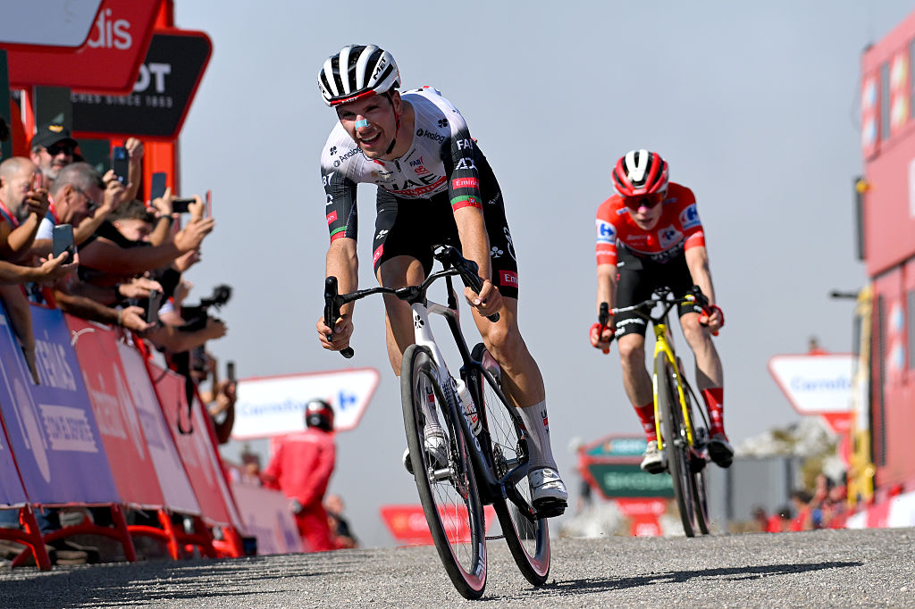 Vuelta a España stage 14: LIVE - A second tough mountain test in Asturias with GC finely poised