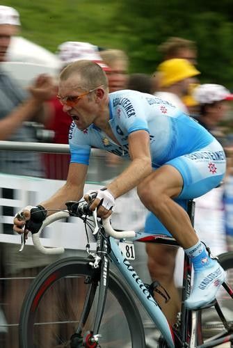Georg Totschnig on his way up L'Alpe d'Huez on Stage 16 of this year's Tour de France
