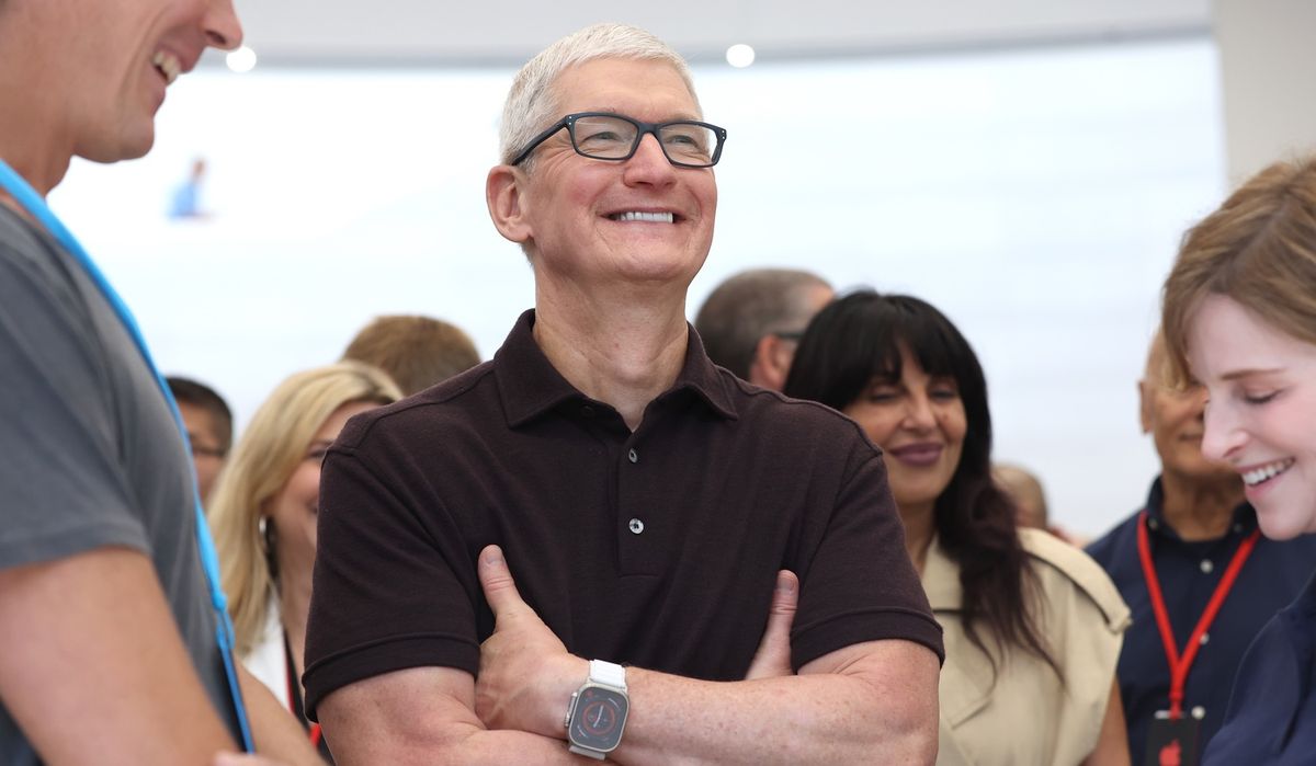 Tim Cook is hyping AR — but I’m not convinced we need an Apple headset ...