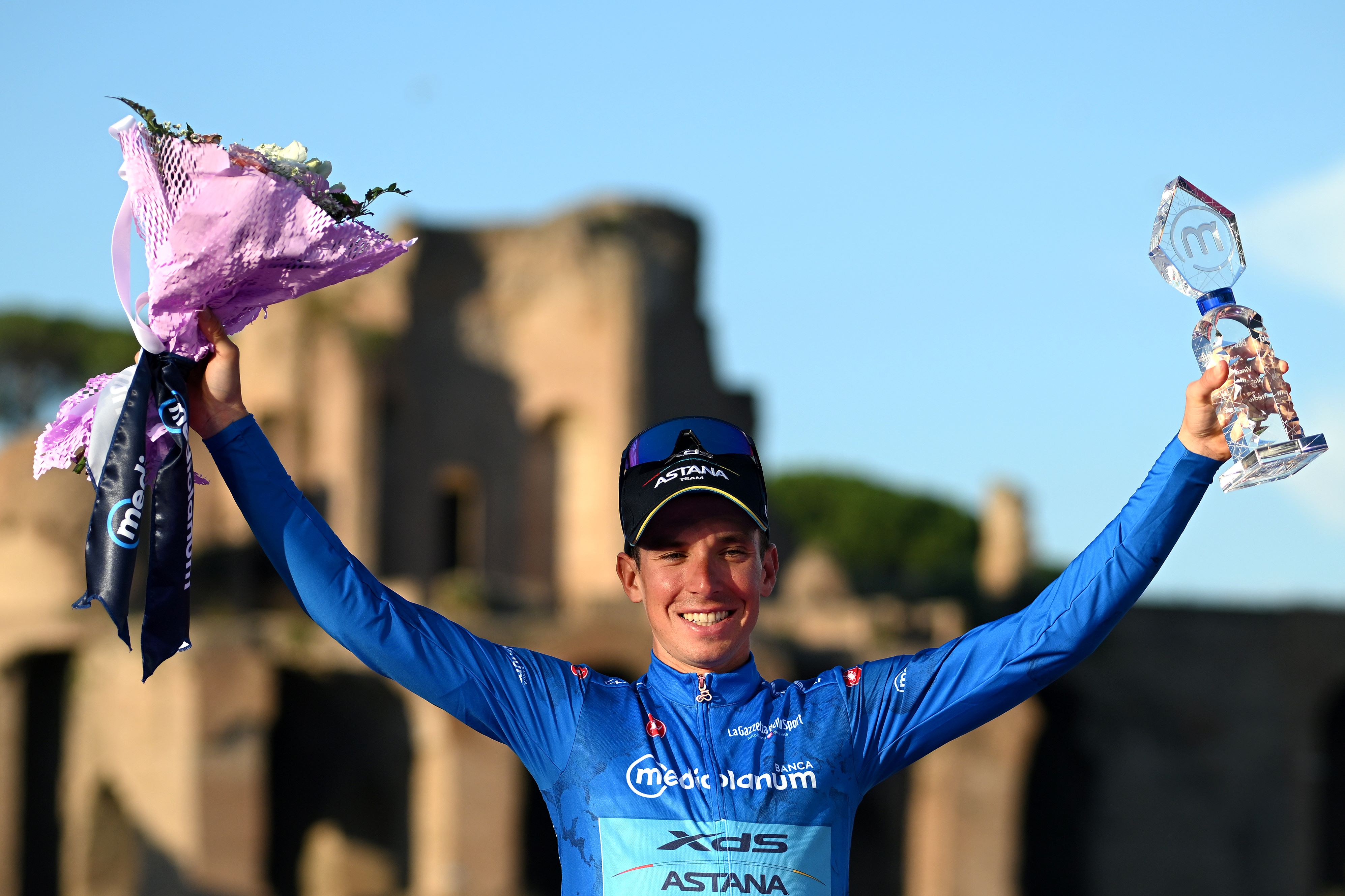 Lorenzo Fortunato wins the blue mountain jersey at the Giro d'Italia 2025