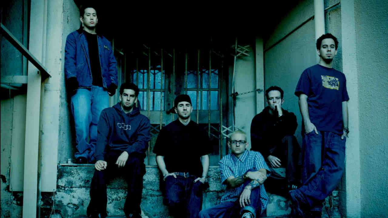 Linkin Park posing for a photograph in 2003