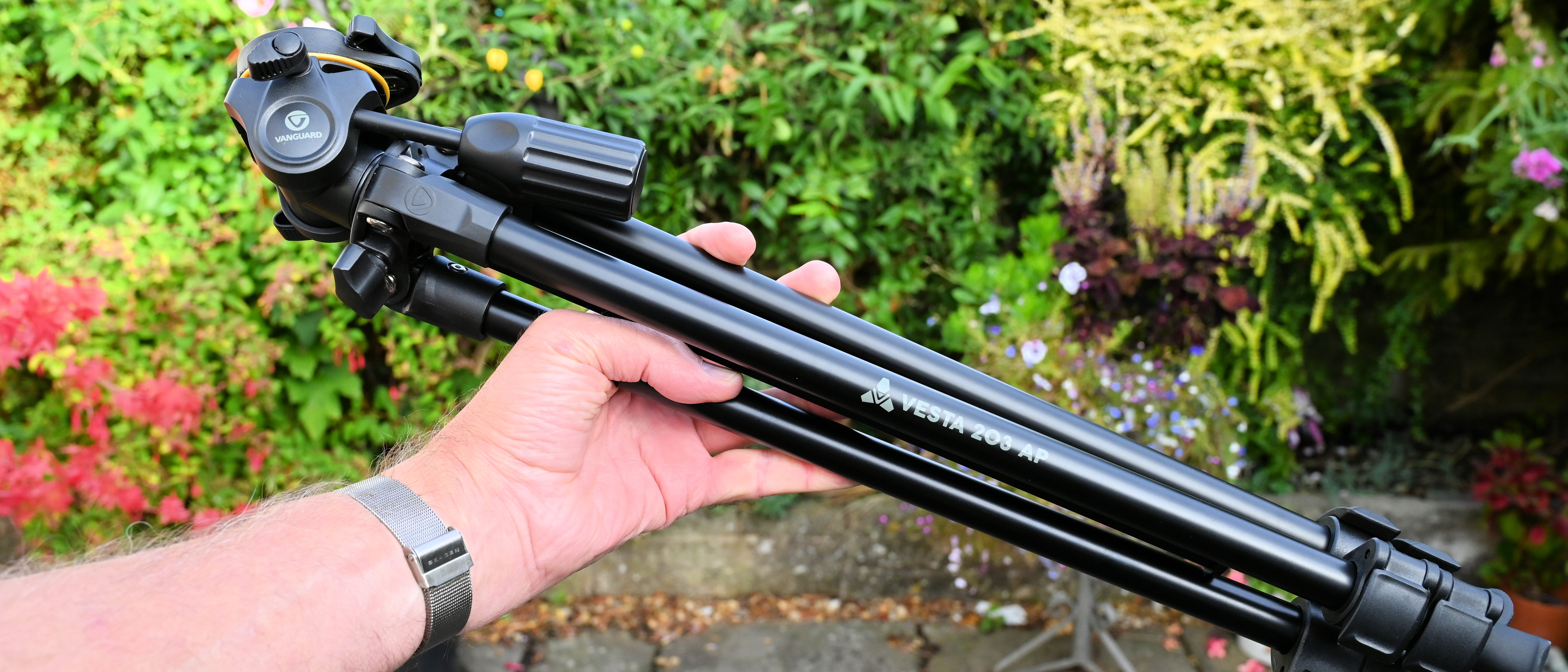Vanguard Vesta 203AP tripod kit