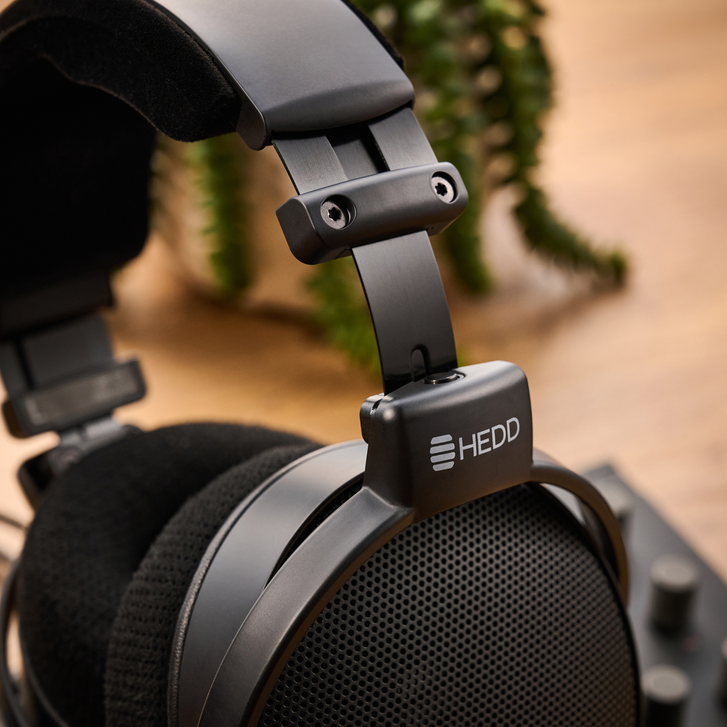 Hedd Audio D1 headphones
