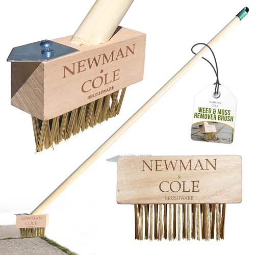 Weed Brush Long Handle for Cleaning Patios, Block Paving and Driveway &amp;minus; Patio Remover Tool With Angled Wire Bristles, 120cm Blade Scraper to Remove Weeds Moss Build-Up