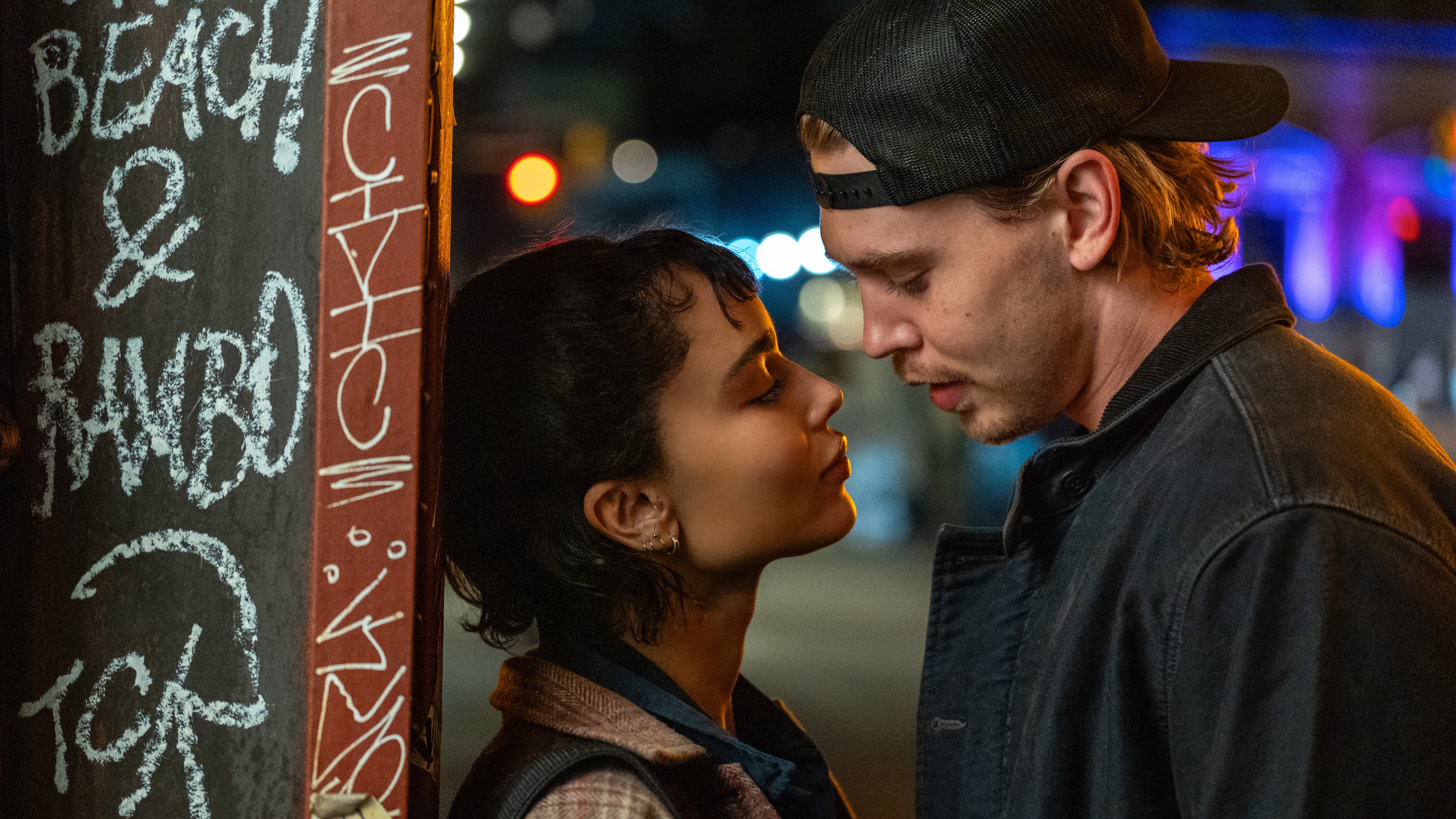 L-R: Yvonne (Zo&amp;euml; Kravitz) and Hank (Austin Butler) about to kiss at night on the street in a scene from &quot;Caught Stealing&quot;