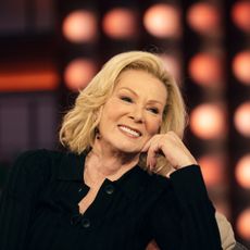 jean smart on the kelly clarkson show