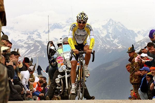 Luca Mazzanti (Tinkoff Credit Systems) got motivation by the spectators on the side of the road.