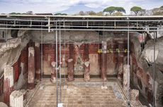 Frieze in banquet hall in Pompeii depicting worship of wine god
