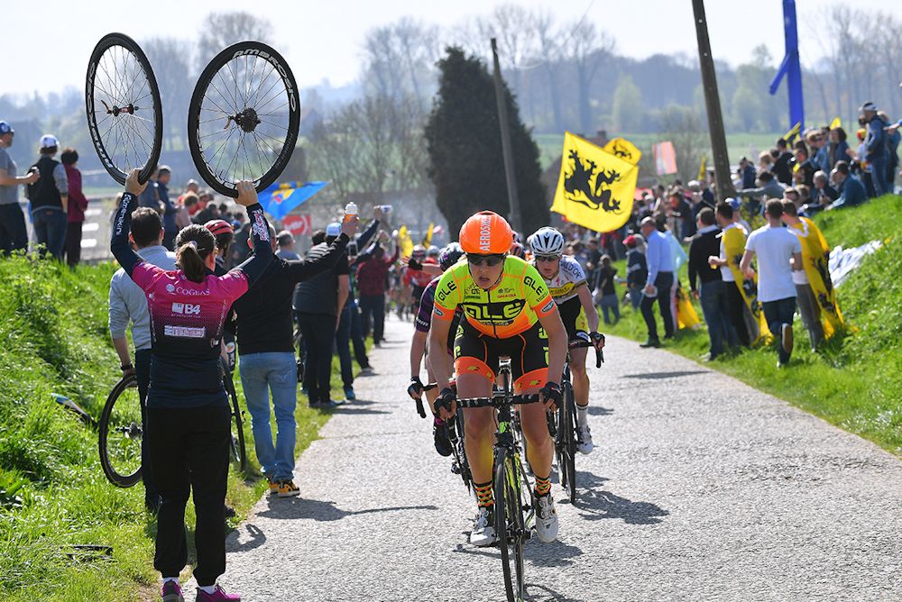 Janneke Ensing on a climb at Tour of Flanders