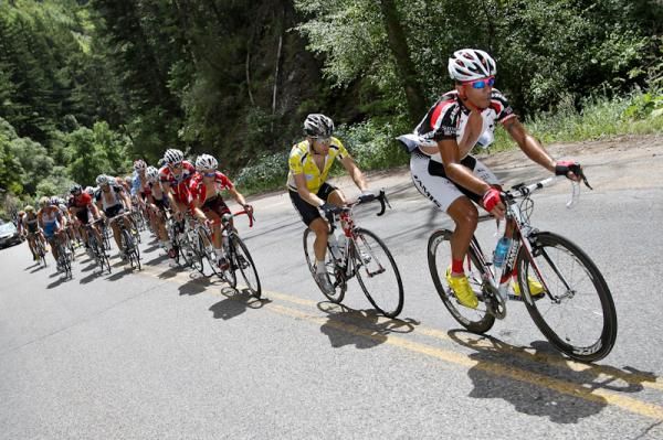 Luis Amaran (Jamis-Sutter Home) leads the main field.