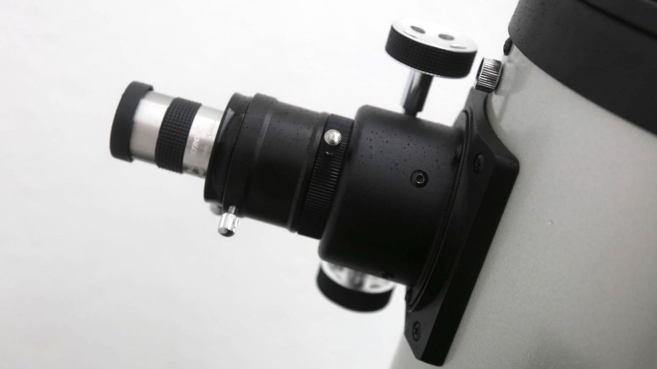 Celestron Starsense explorer 8-inch dobsonian eyepiece front view