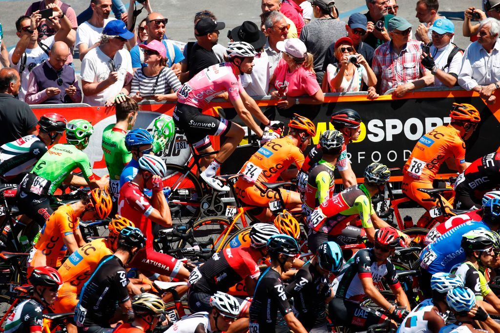 Tom Dumoulin starts stage 11 of the Giro d'Italia