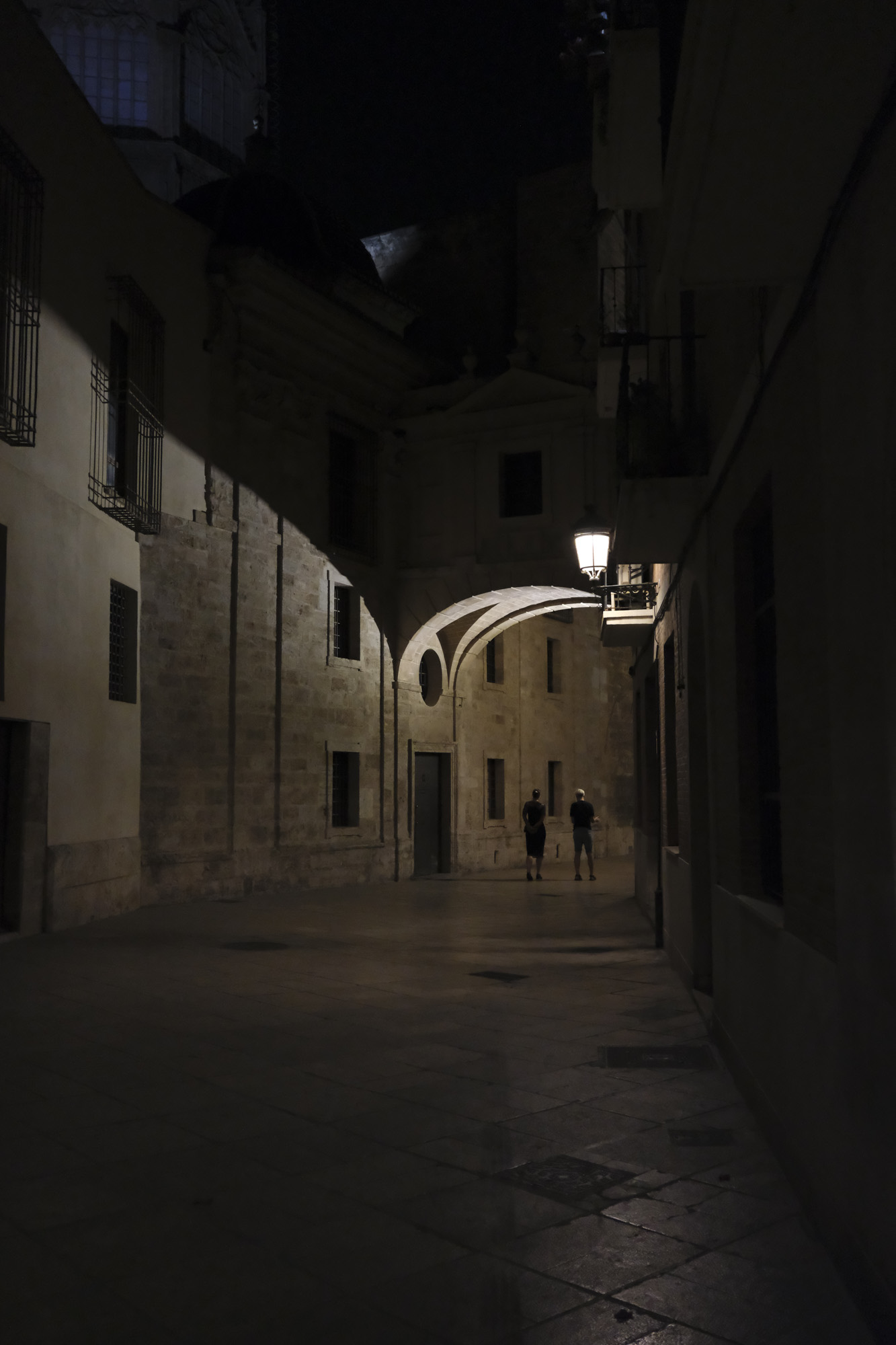 Street photography in Valencia, Spain, taken with the Fujifilm X-E5 mirrorless camera and XF 23mm f/2.8 lens