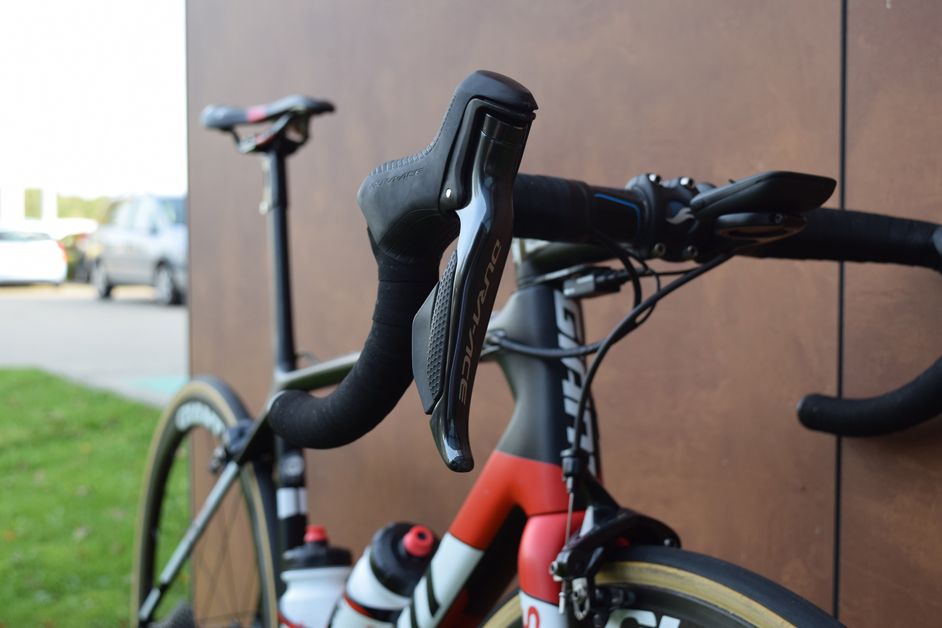 Shimano Dura-Ace R9150 shifters are paired with the cockpit
