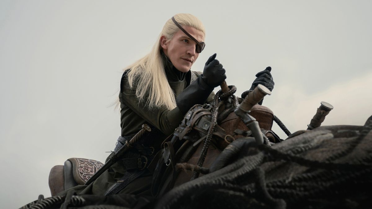 Aemond (Ewan Mitchell) riding Vhagar as seen in &quot;House of the Dragon&quot; season 2 episode 4