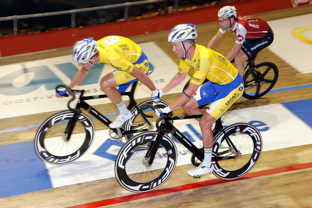 Moreno De Pauw and Lindsey De Vylder compete in the Gent Six Day